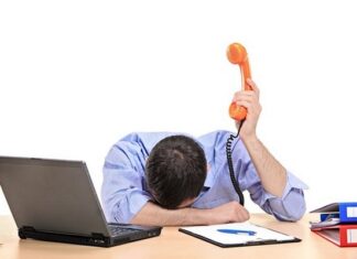 10 thói quen dễ khiến bạn bị cô lập trong văn phòng