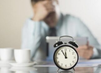 11 biểu hiện cho thấy công việc của bạn đang bị công việc ảnh hưởng