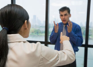 Nhân viên cãi cọ – sếp nên làm gì?