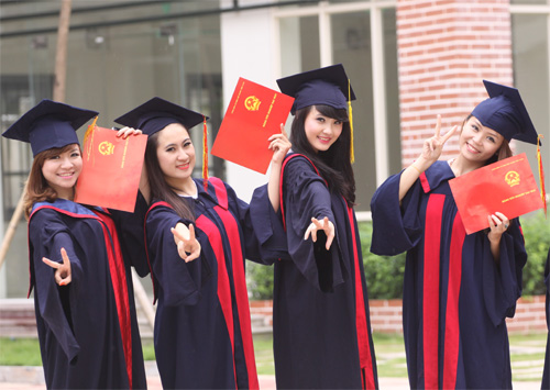 Nghe tân cử nhân kể lại hành trình xin việc gian nan