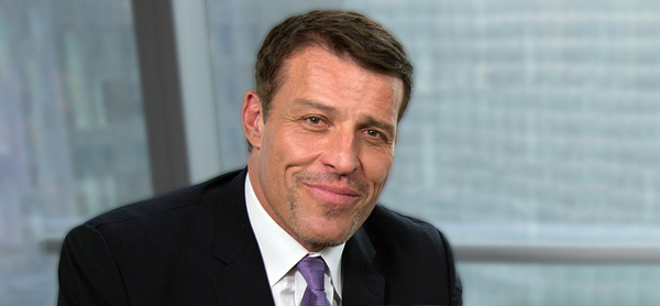 9 phút mỗi buổi sáng giúp nâng bước thành công của tỷ phú tự thân Tony Robbins