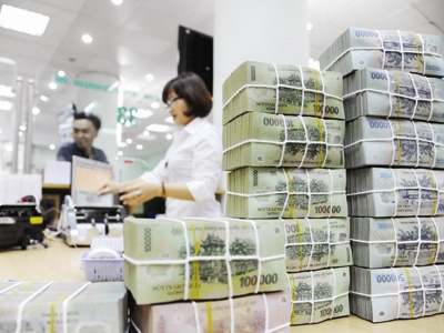 Nhân viên ngân hàng sốc vì lương chỉ 2,5 triệu/tháng