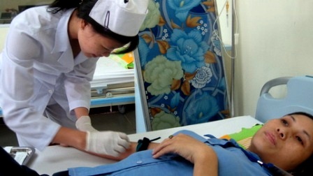 Khó khăn nhọc nhằn nghề lau mồ hôi, nở nụ cười
