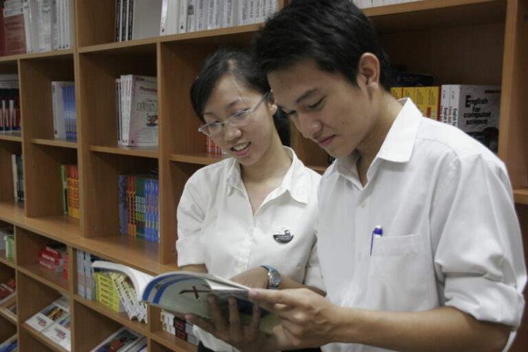 Đọc sách: Chìa khóa cho sự nghiệp thành công