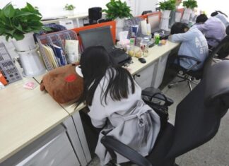 Nhân viên lười, chữa trị bằng xe đạp gấp