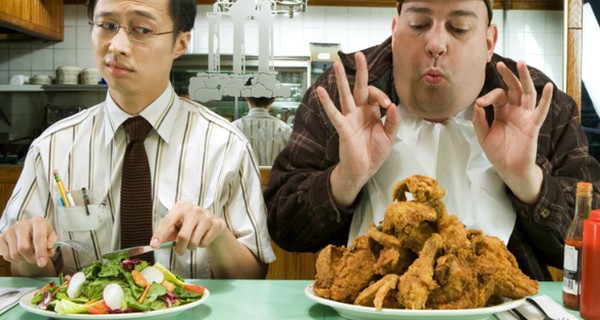 Giới trẻ Việt đang có thói quen “thích ăn thịt – lười ăn rau” cực kì hại mà không hề để ý