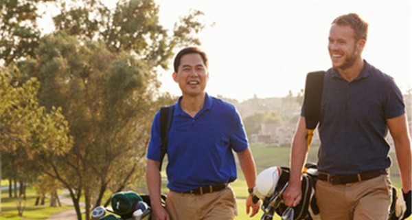 Khi nào nên bàn chuyện kinh doanh trên sân golf?