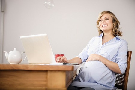 Những lời khuyên dành cho các bà mẹ muốn làm việc tại nhà
