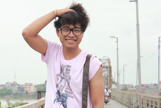 9x bỏ du học, đi làm bồi bàn kiếm tiền mở công ty