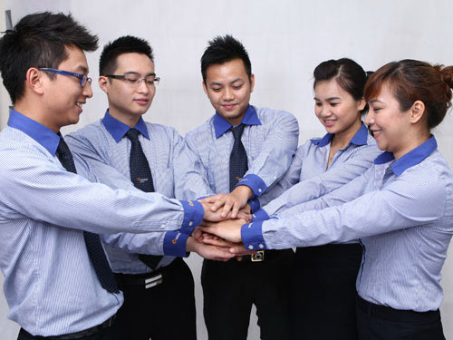 Khi công sở có nhân viên Tây