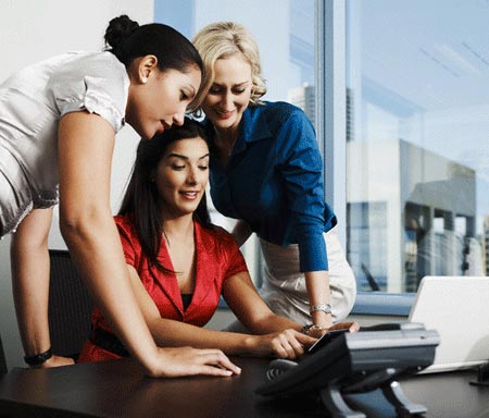 Cạnh tranh giữa phái đẹp với phái mạnh trong công ty