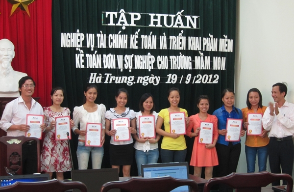Các đơn vị mầm non tại Hà Trung, Thanh Hóa tập huấn MISA Mimosa.NET 2012