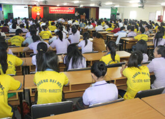 Hơn 400 sinh viên trường ĐH Tài chính Marketing được giới thiệu về AMIS.VN