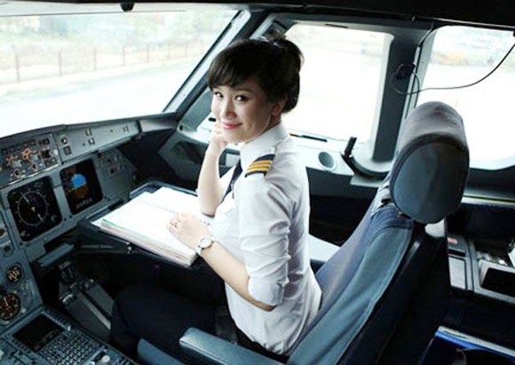 Gặp cơ phó 8x xinh đẹp điều khiển Airbus 321 đầu tiên của VN