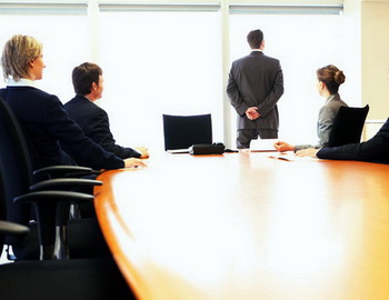 Nhân viên vui khi sếp quyết đoán chứ không độc đoán