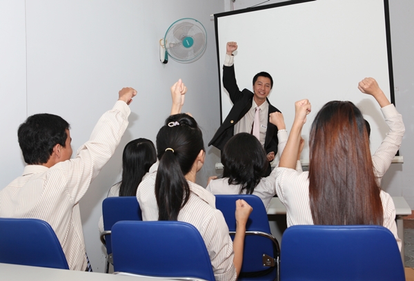 Gấu vàng MISA 2012 với “sự nghiệp” chinh phục “sự hài lòng của khách hàng”