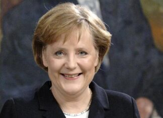 Nếu muốn quyền lực, hãy làm như Angela Merkel