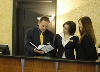 Nghề quản lý khách sạn – nghề hấp dẫn các bạn trẻ