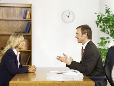 Quản lý nhân viên trẻ: Nên giữ người hay giữ việc?