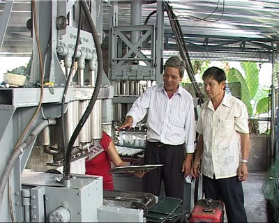 Từ đam mê đồng nát đến sáng chế máy làm bánh hỏi