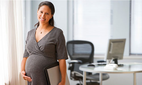 Bà bầu công sở sau sinh đối mặt với khó khăn công việc