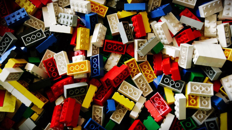 Lego và Bài học cho sự hồi sinh