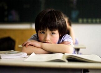 Cha mẹ ba hoa, con khóc òa trước “vấn nạn” học hè