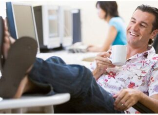 Chọn đồ đi làm mùa hè sao cho phù hợp