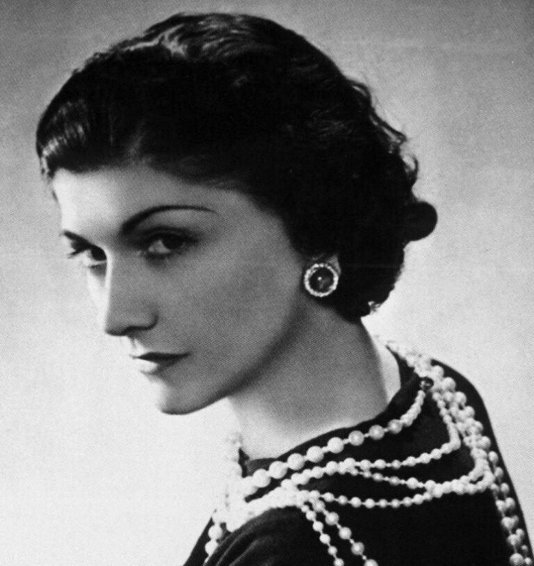 Bài học sự nghiệp của Bà hoàng thời trang Coco Chanel