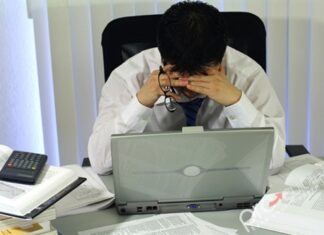 Nghệ thuật ứng xử khi mắc lỗi ở công sở