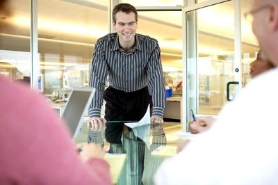 Cách cư xử với sếp trẻ