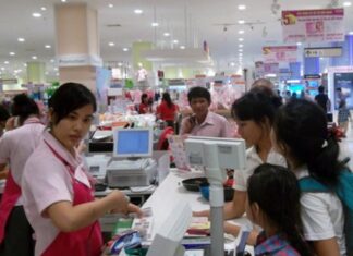 “Đại gia” bán lẻ ồ ạt vào VN: vừa mừng vừa lo