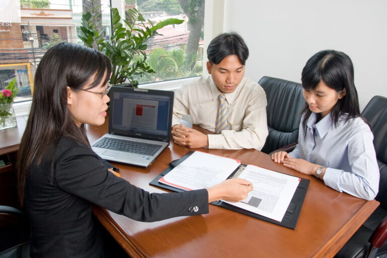 Không làm chung nhưng vẫn ngồi cùng