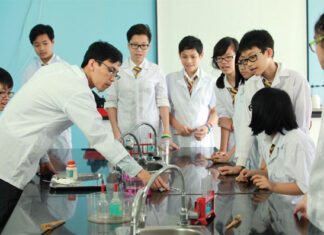 Dạy doanh nhân từ thuở… còn thơ