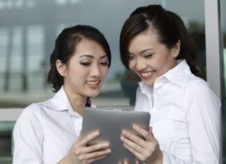 Dễ dàng kết bạn nơi công sở