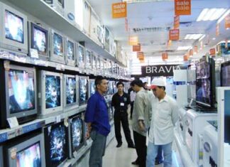 Thị trường điện máy vẫn chưa hết lo