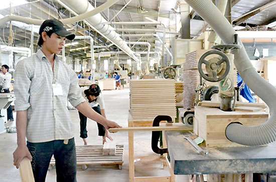 DN chế biến gỗ xuất khẩu tại Đồng Nai: “Chìm” vì nguồn nguyên liệu