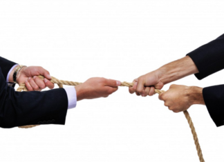 Doanh nghiệp “nội chiến” khi ông chủ bị truất quyền