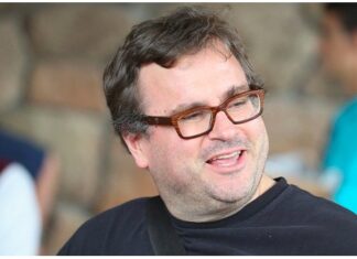 Đồng sáng lập LinkedIn: Hãy cố tạo quan hệ với người quan trọng nhất để sự nghiệp thăng hoa