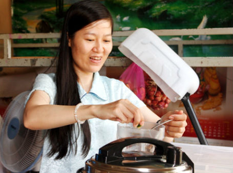 Nữ công nhân đỗ đại học ở tuổi 32