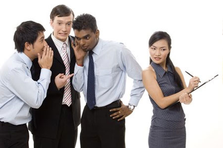 Cách giải quyết 4 tình huống khó xử với đồng nghiệp