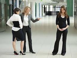 Làm gì với những đồng nghiệp hay “ghen ăn tức ở”?