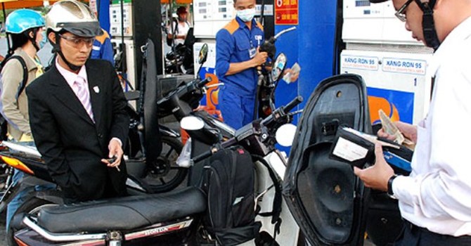 Hàng hóa không giảm theo giá xăng: Im lặng là vàng
