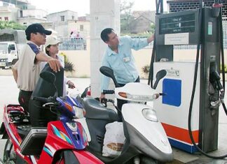 Hệ thống bán lẻ xăng dầu và nỗi lo rơi vào tay nước ngoài