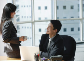 Bị sa thải vì…vạ miệng