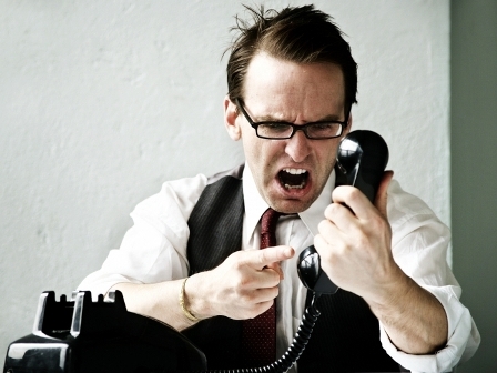 Làm việc “hòa bình” với người khó tính