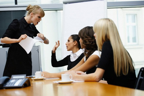 Kiểm soát thời gian làm việc của nhân viên – nên hay không?