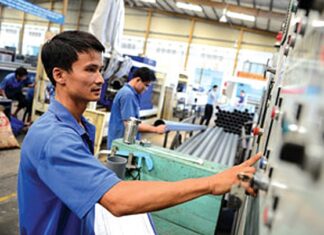 Kinh tế đi lên, ai đi xuống?