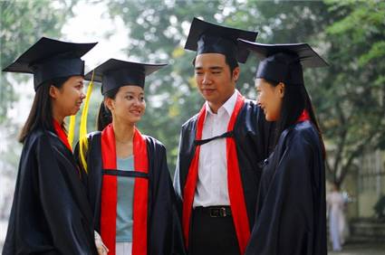 Tân cử nhân: Lấy kinh nghiệm từ đâu?