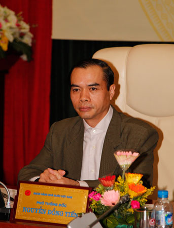 Lãi suấy huy động giảm mạnh, vốn có “chảy” khỏi nhà băng?